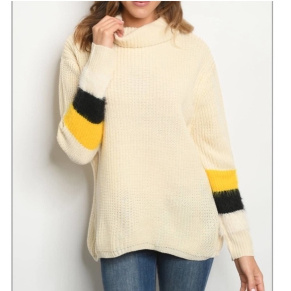 Papermoon Sweaters - 🔴 4/$15 Boutique Papermoon ivory turtleneck knit sweater sz S NWT